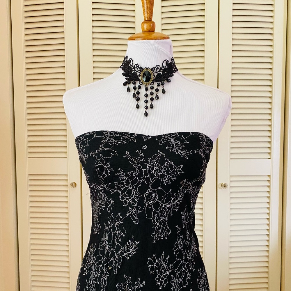 Vintage Noir Black Embroidered Tulle Strapless Dress